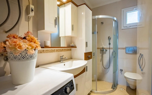 Cozy Flat With Sea View and Shared Pool in Bodrum