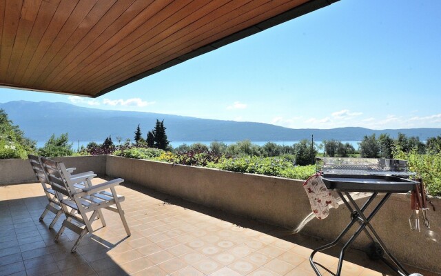 Apartment La Fiore 1 With Pool