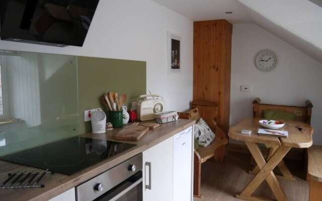 Beautiful 2-bed Apartment in Inverkip Great Garden