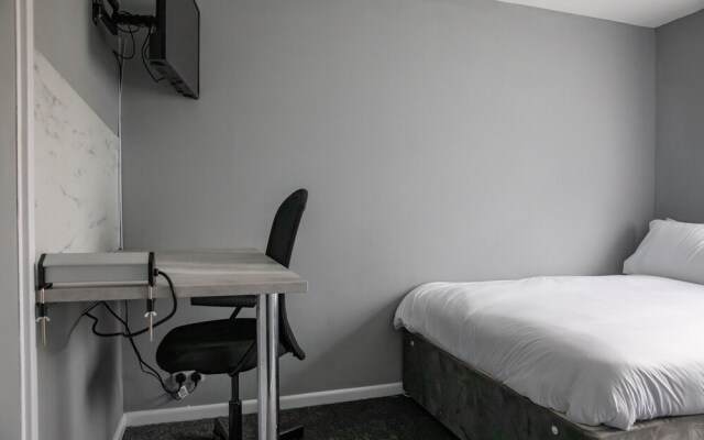 Impeccable 2-bed Home Close to City Centre!!