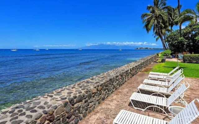 Lahaina Roads #205 1 Bedroom Condo by Redawning