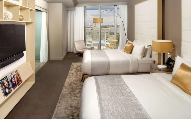 The Gabriel Miami Downtown, Curio Collection by Hilton