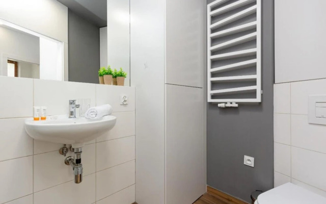 Modern apartment with pool