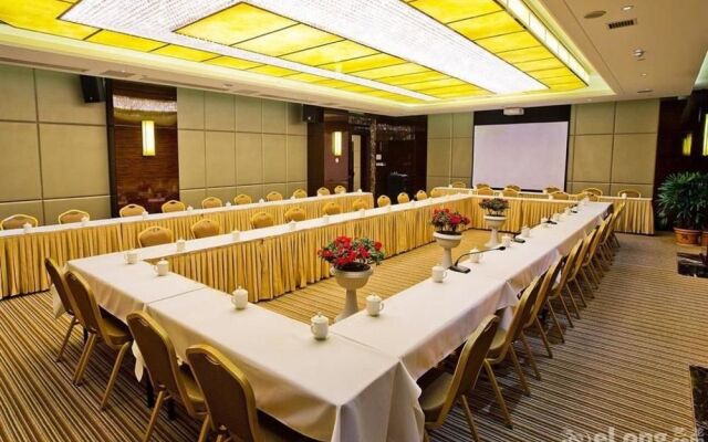 Yichang Golden Lion Hotel