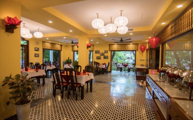 Vinh Hung Old Town Hotel