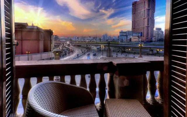 Tahrir Plaza Suites