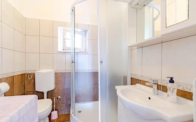 Awesome Home in Potomje With 3 Bedrooms and Wifi