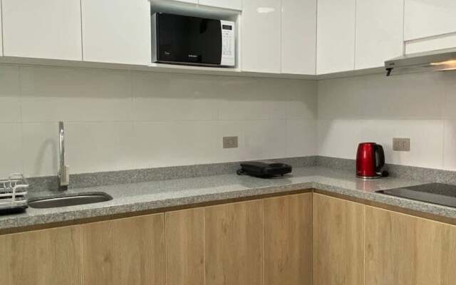Awesome 3BR With Balcony in Miraflores