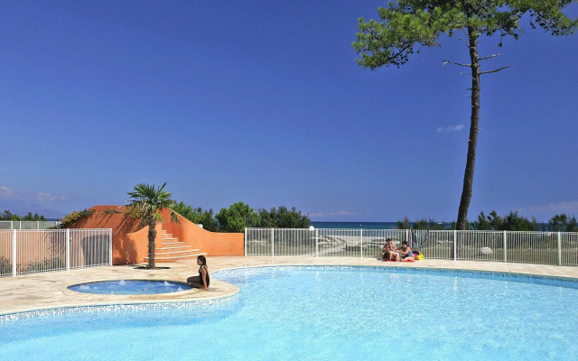 Res. Cala Bianca, Borgo-Plage, apartment near the sea