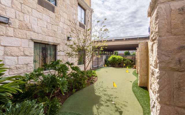 Comfort Suites Alamo - Riverwalk