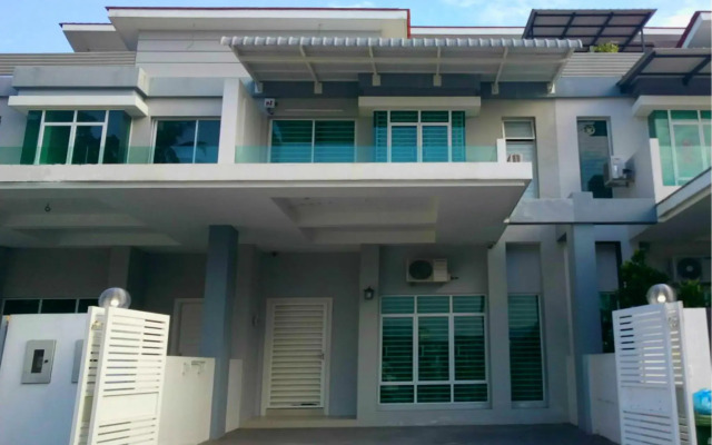 De Bien 2-Storey Residence