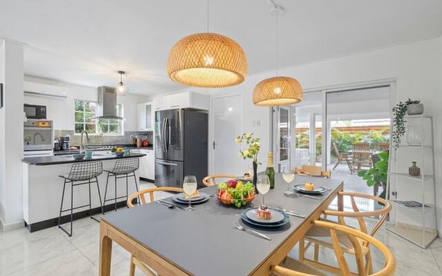 NEW 4br3ba Villa Near Eagle Beach w Private Pool