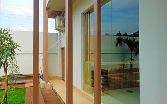 OYO 90102 Edotel Hotel By Dbest Hospitality