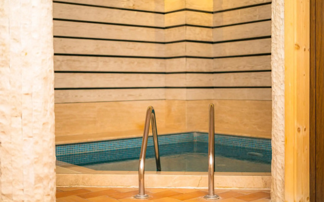 Maxi Park Hotel & Spa
