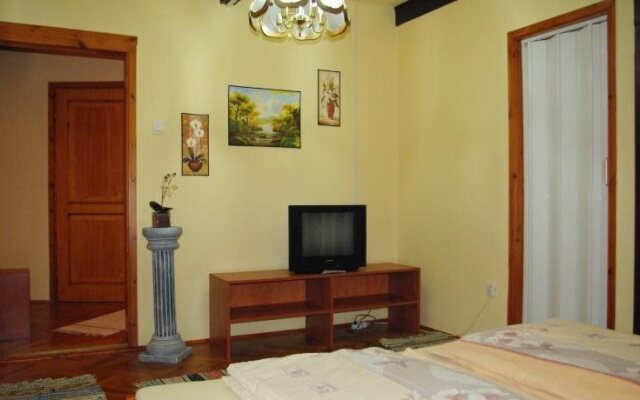 Thermal Kemping es Motel