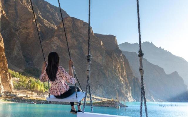 Luxus Hunza Attabad Lake Resort