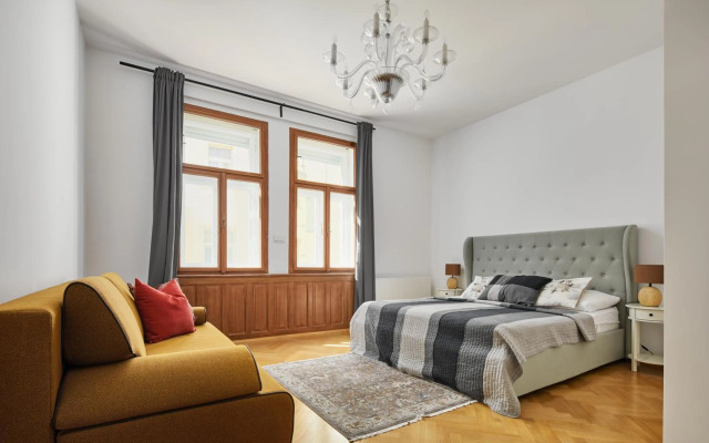 Lavish Apartment in Old Town by Prague Days