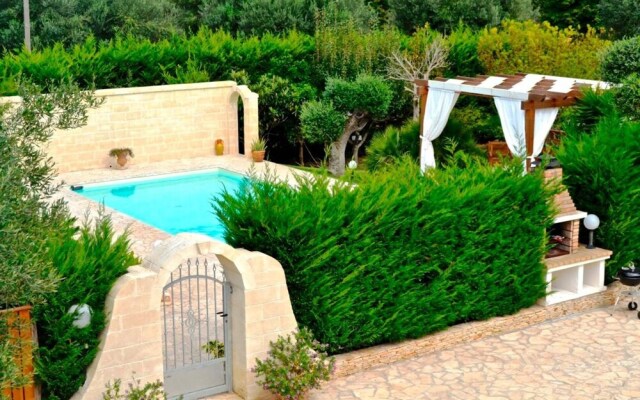 Villa With 3 Bedrooms in San Vito dei Normanni, With Private Pool, Fur