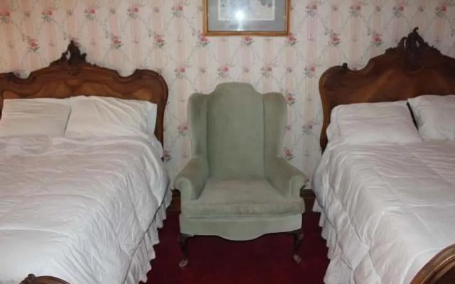 Irwin Street Inn
