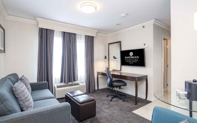 Sandman Signature Toronto Airport Hotel