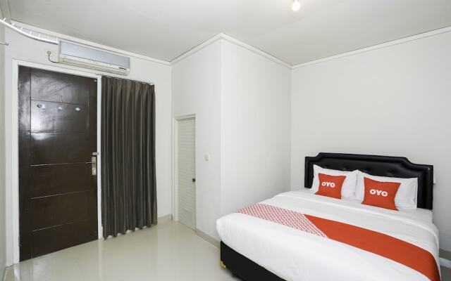 Oyo 1985 F7 Residence