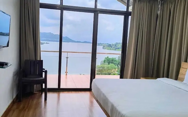 Shvas Island Resort
