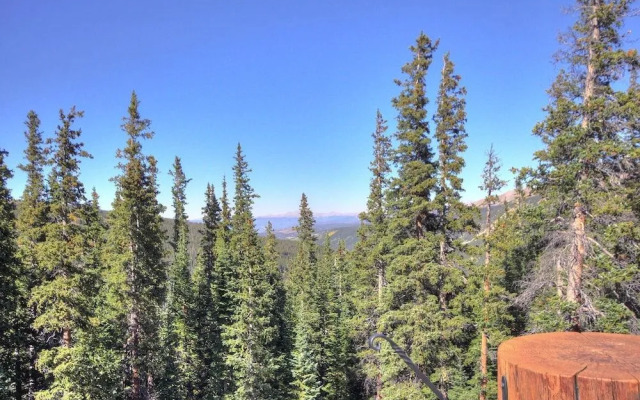 Quandary View Lodge by RedAwning