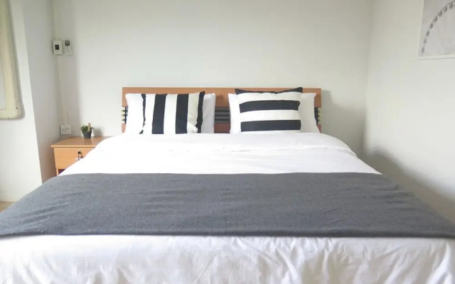 Warm Hug Home & Apartment