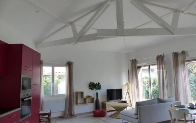 HOSSEGOR PLAGE- Petite villa rénovée pour 4 personnes- Wifi gratuit
