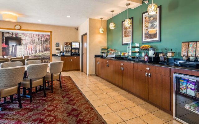 Best Western Plus Howe Inn