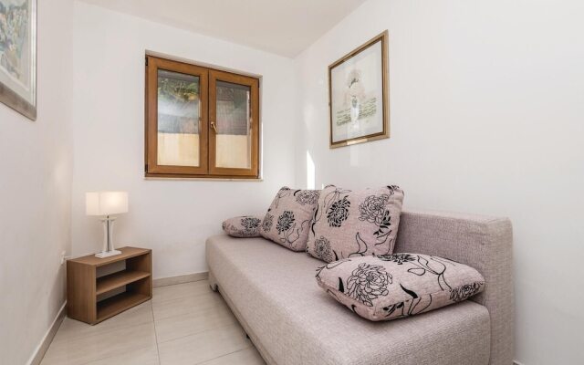 Awesome Home in Barbat with Hot Tub, WiFi, 4 Bedrooms