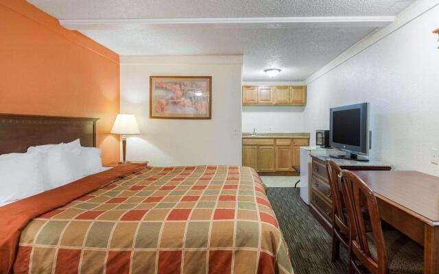 Rodeway Inn Auburn Hills - Detroit