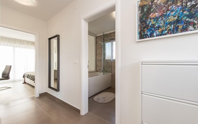 Nice Home in Novalja With Wifi and 2 Bedrooms