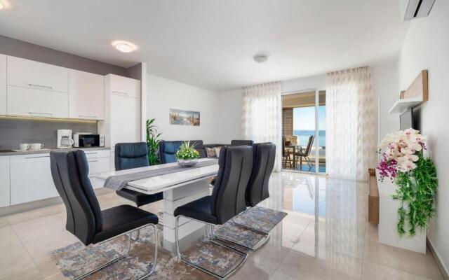 Sea view apartment EMA