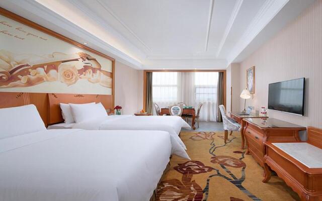 Vienna Hotel(Rugao Auto Station Branch)