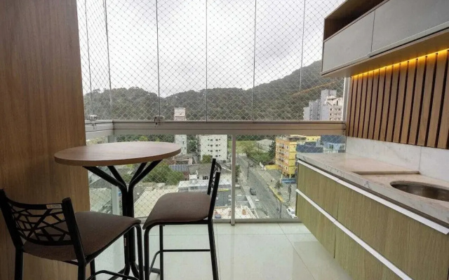 Apto c Piscina e Brinquedoteca a 400m da Praia