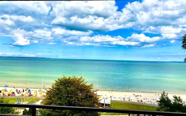 Studio-Apartment mit Panorama-Meerblick und direkter Strandlage in Scharbeutz