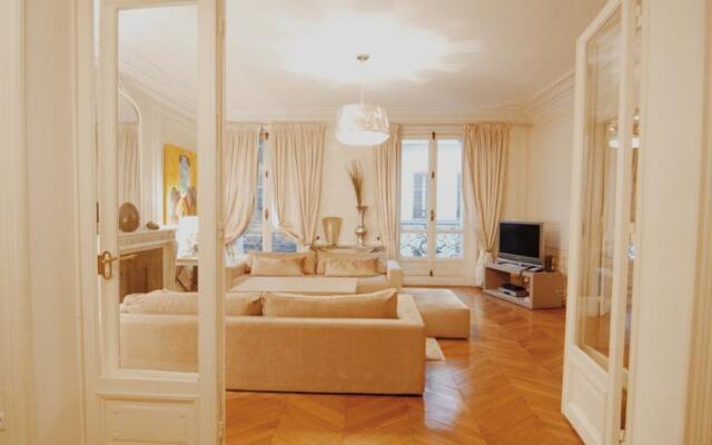 Appartement de Standing Champs Elysees