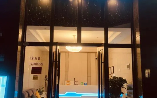 Kunming LanYu Hotel (Yongxin Harvard Center Branch)