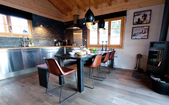 Mountain View Chalet In La Tzoumaz Near Ski Slopes