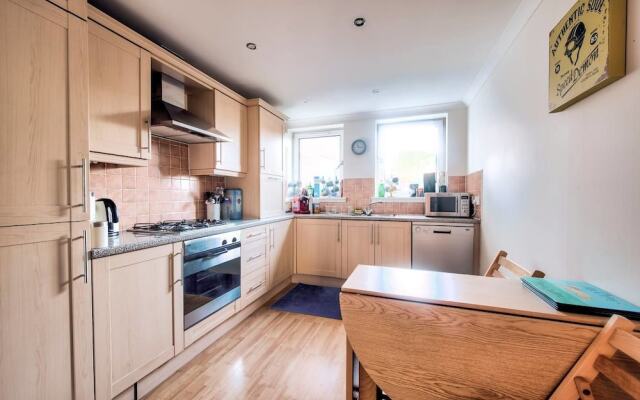 Comfortable Apartment Next To Holyrood Park
