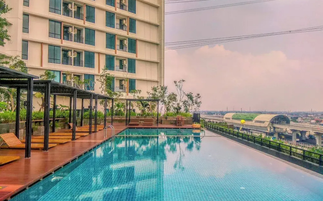 Strategic And Homey Studio At Lrt City Bekasi Apartment