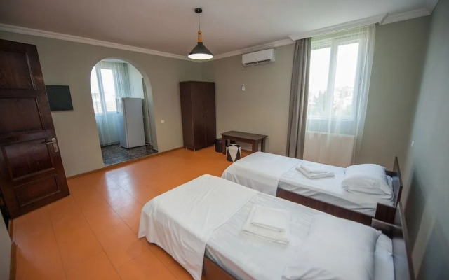 Отель «Космос»