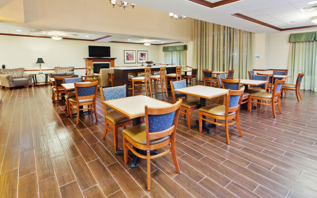 Holiday Inn Express & Suites Baton Rouge East by IHG