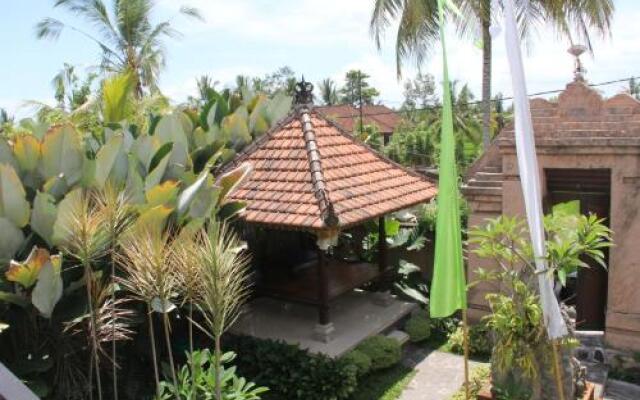 Villa Bungsil Gading