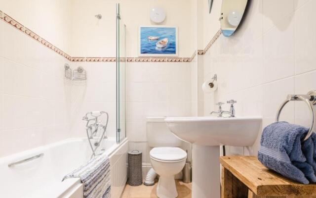 Chart House Sleeps 6