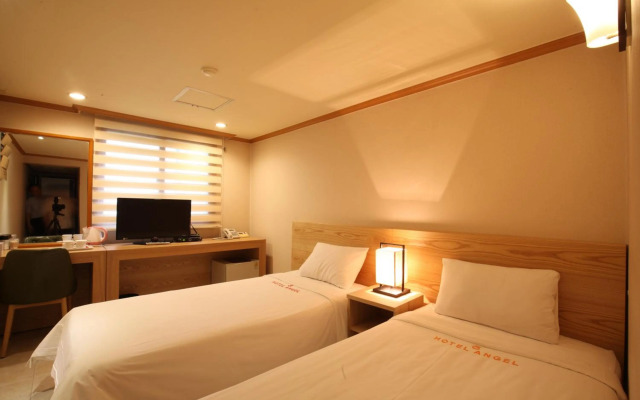 Angel Hotel