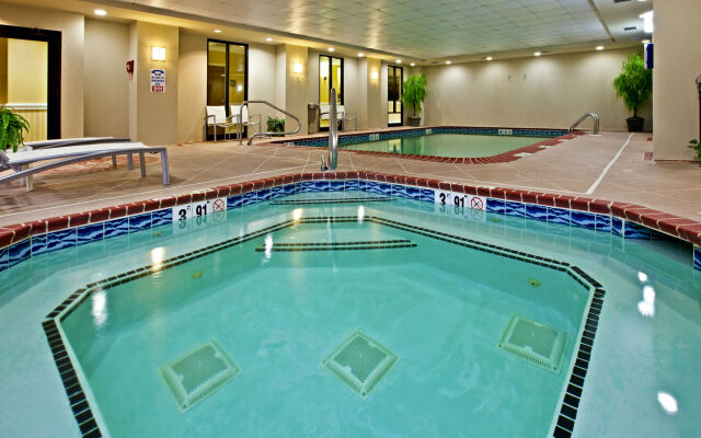 Holiday Inn Express Hotel & Suites Louisville East by IHG
