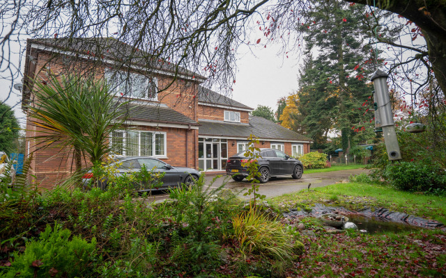 OYO Oakcroft Guest House Manchester Airport