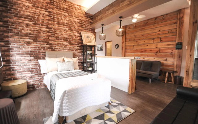 Pine Breeze Cottages